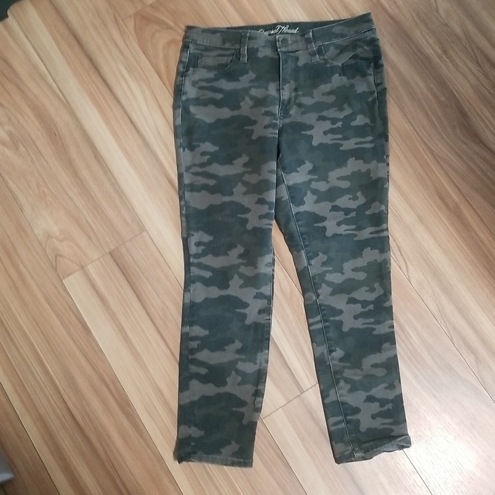 Universal Thread Camo High Rise Skinny Crop Size 10 - Picture 2 of 5